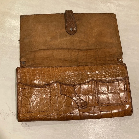 Antique Brown Clutch with Additional Pockets and Clasp - Picture 4 of 5